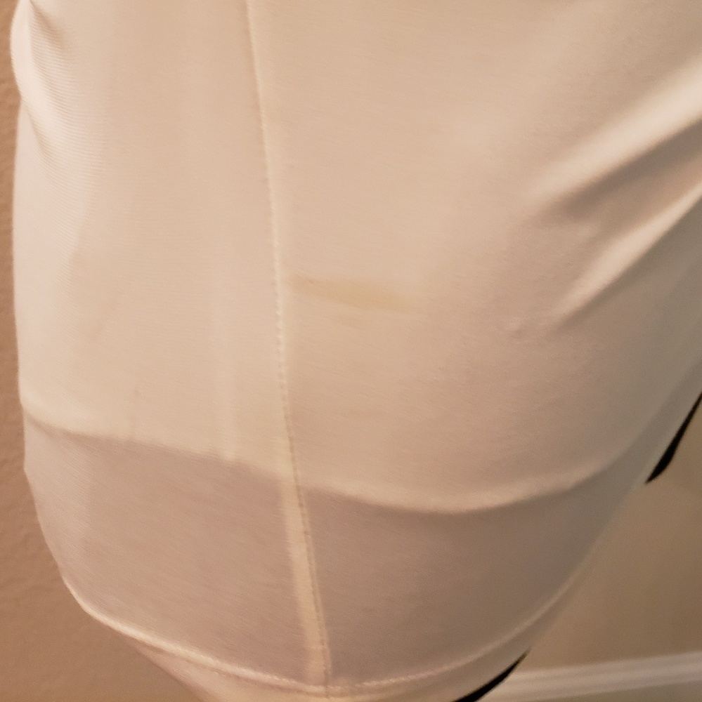 HMS- Off White Ruched Low back Dress - Picture 4 of 4